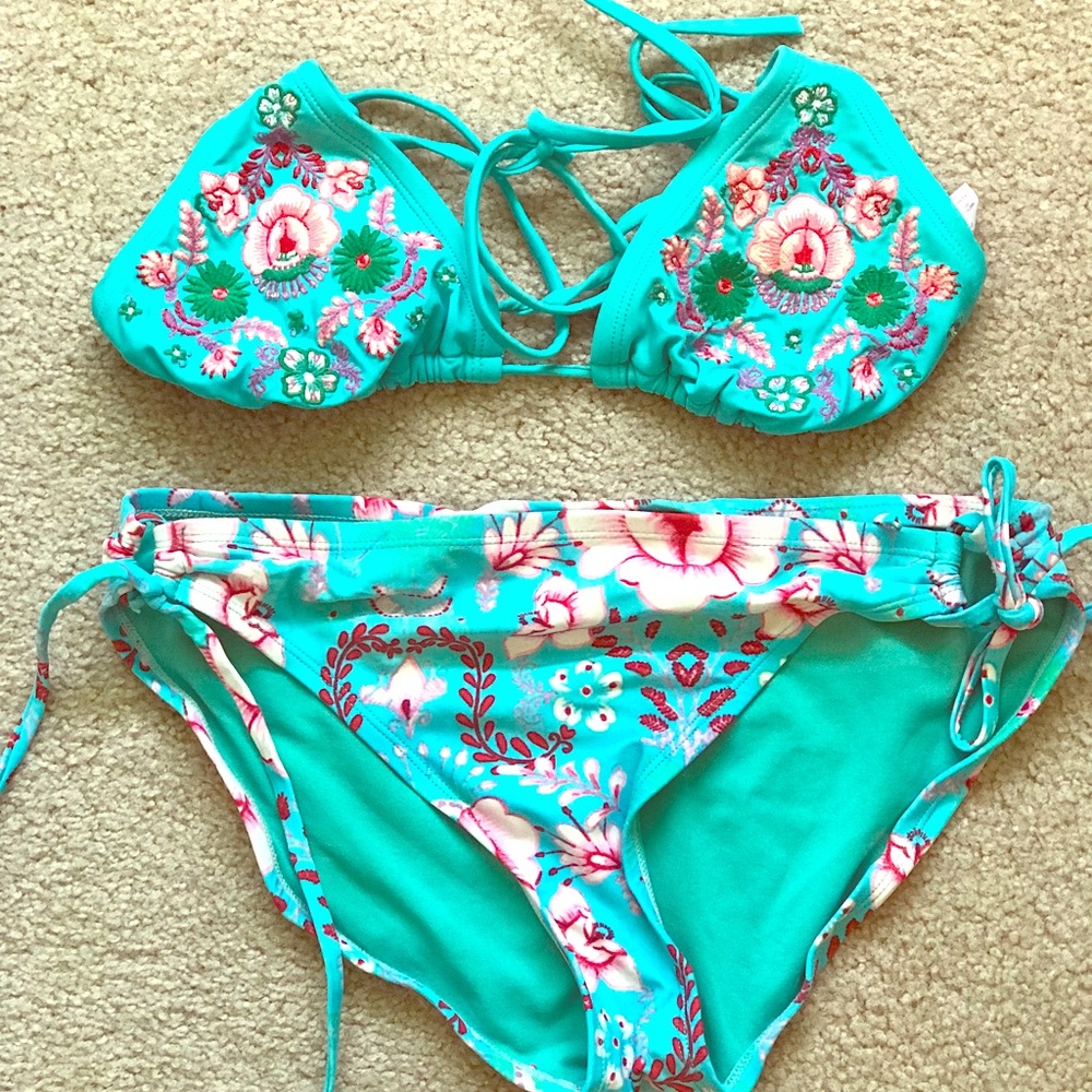 Floral 2 piece bathing suit.